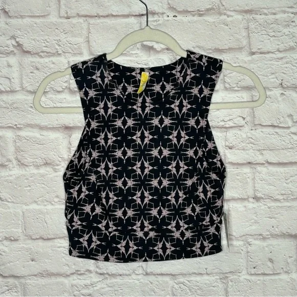 Free PeopleBack Cutout Crop Top NWT - Picture 3 of 9